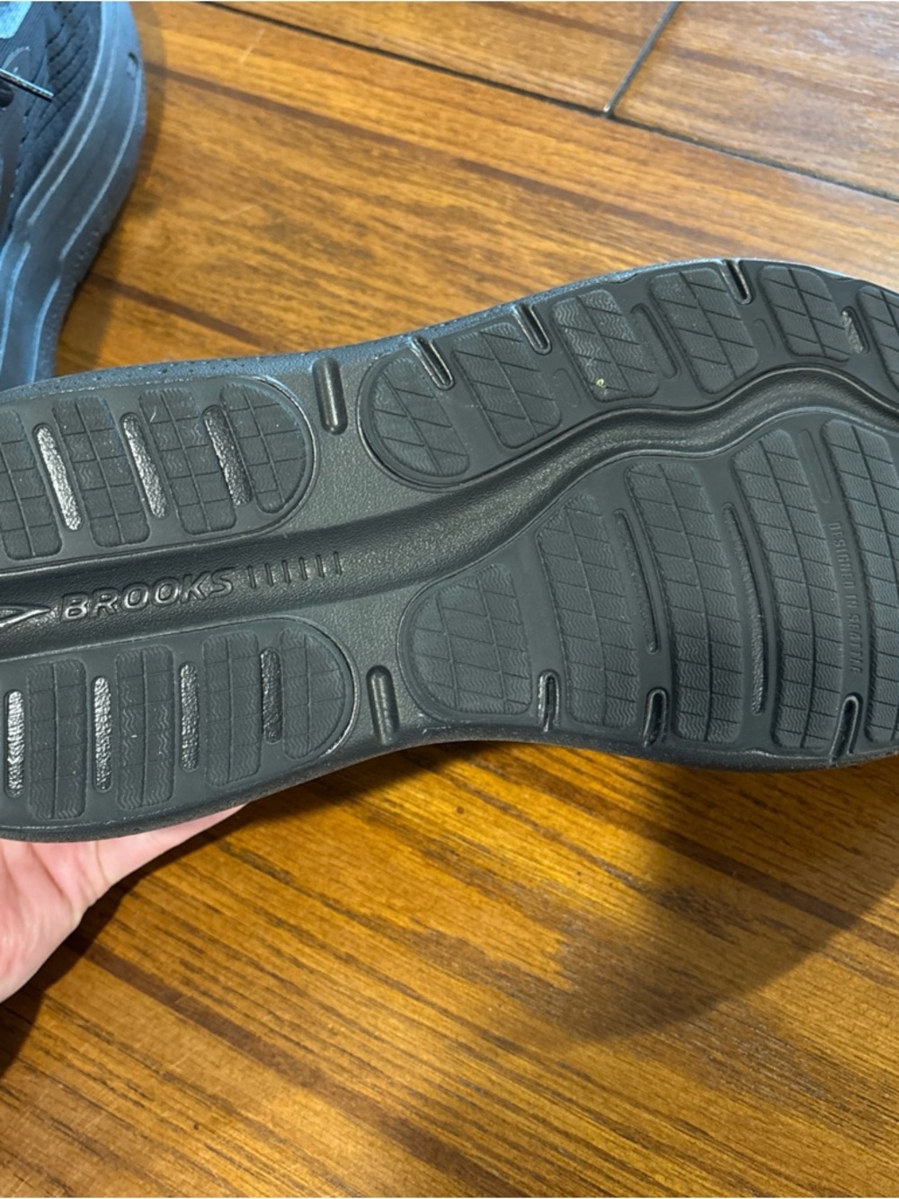 Brooks Ghost Max 2 Athletic Shoes - Picture 12 of 16